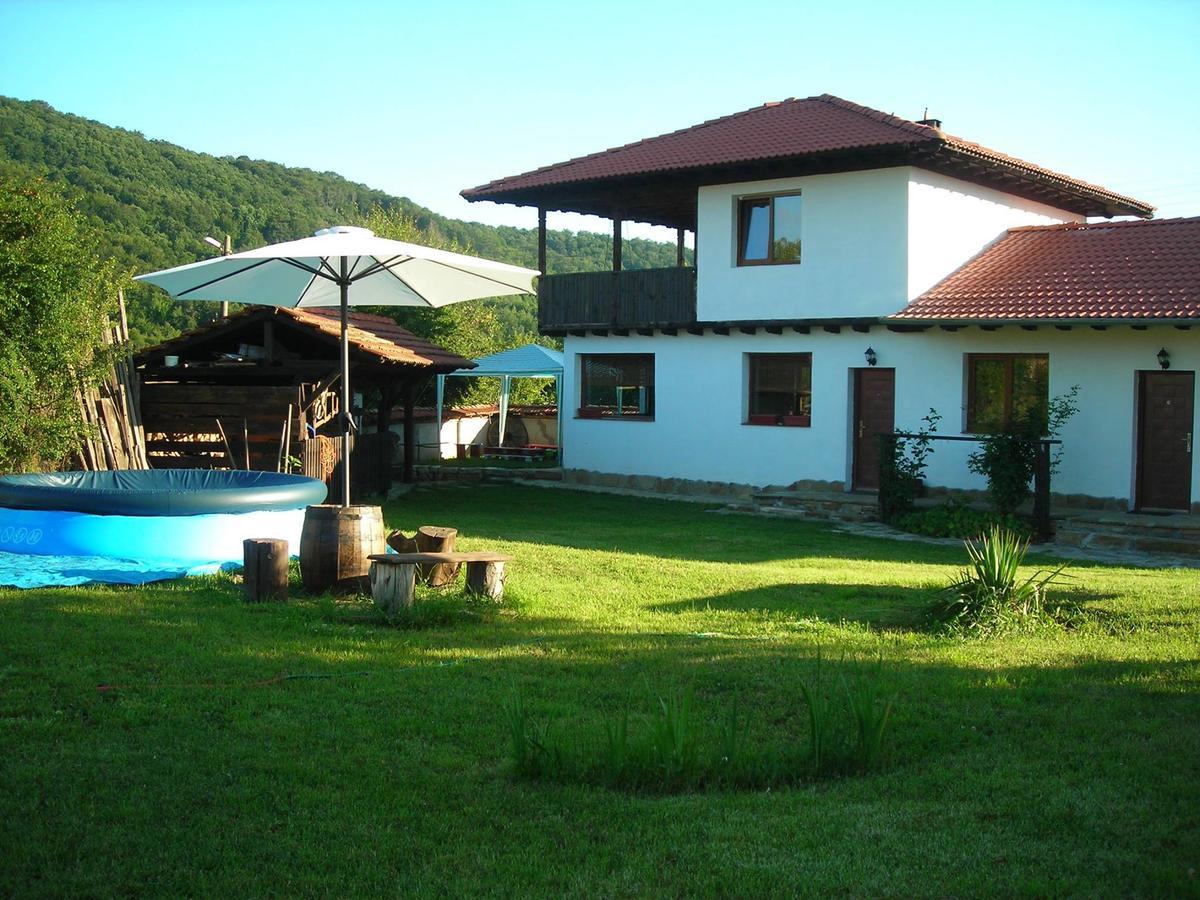 Guest House Yana Turkasheni ภายนอก รูปภาพ