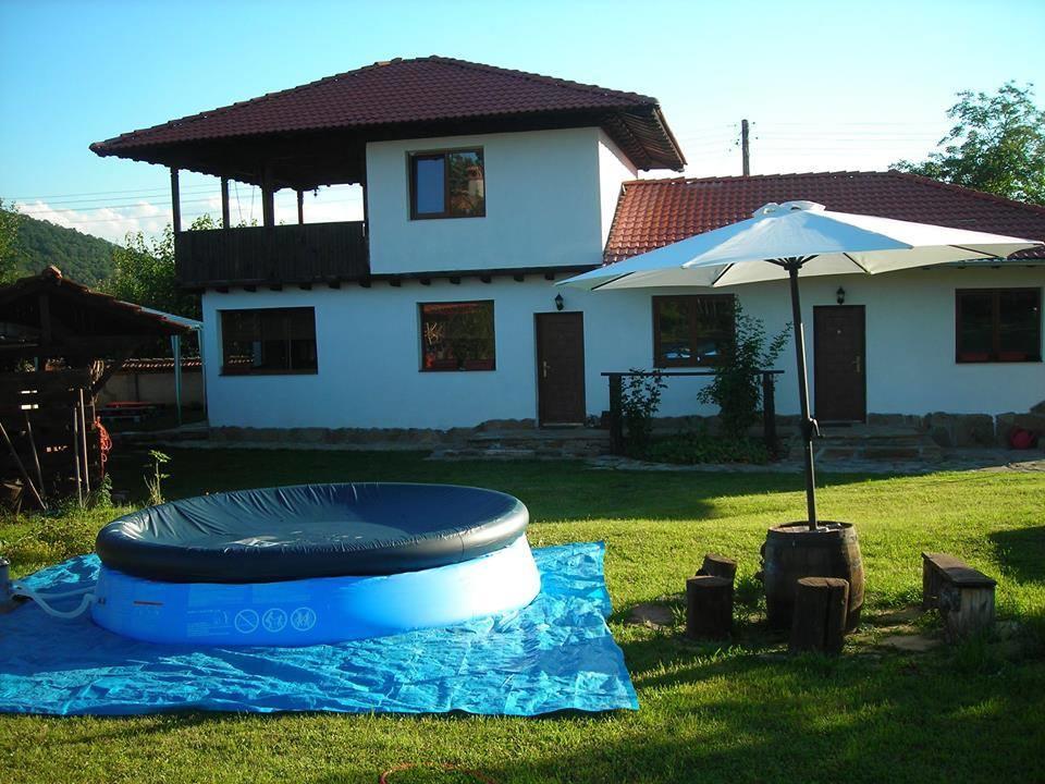 Guest House Yana Turkasheni ภายนอก รูปภาพ