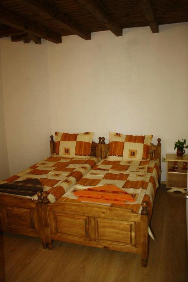 Guest House Yana Turkasheni ภายนอก รูปภาพ