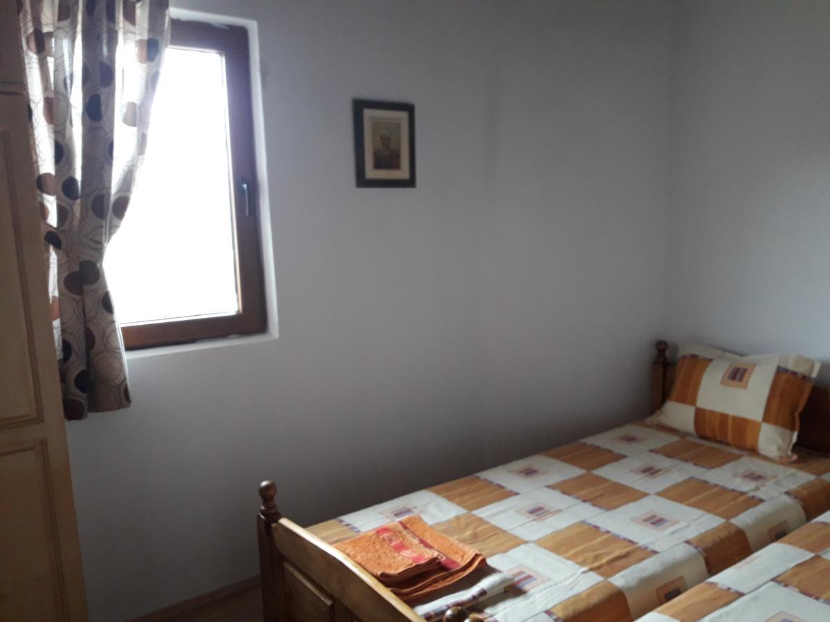 Guest House Yana Turkasheni ภายนอก รูปภาพ