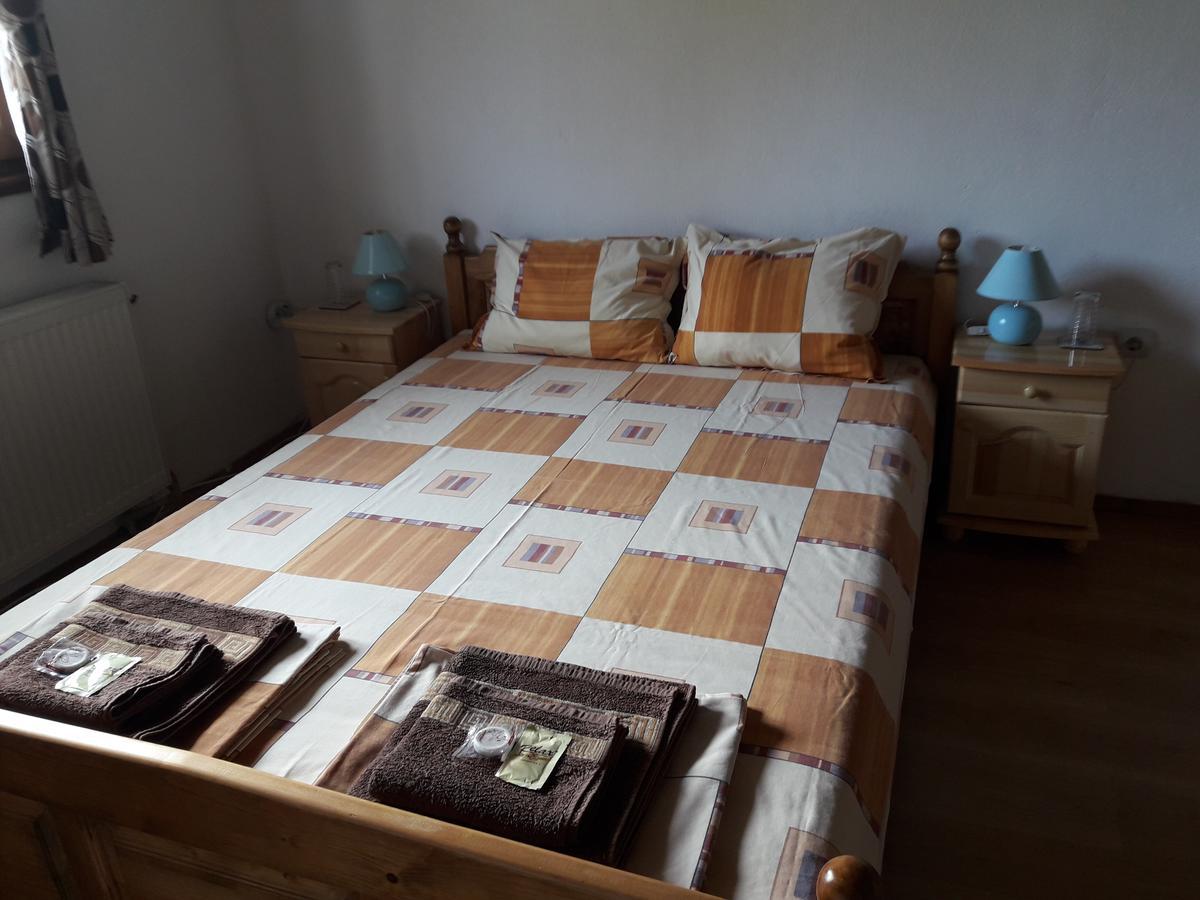 Guest House Yana Turkasheni ภายนอก รูปภาพ